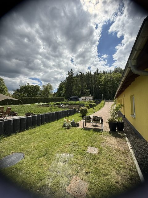 Außenbereich mit Blick ins Grüne